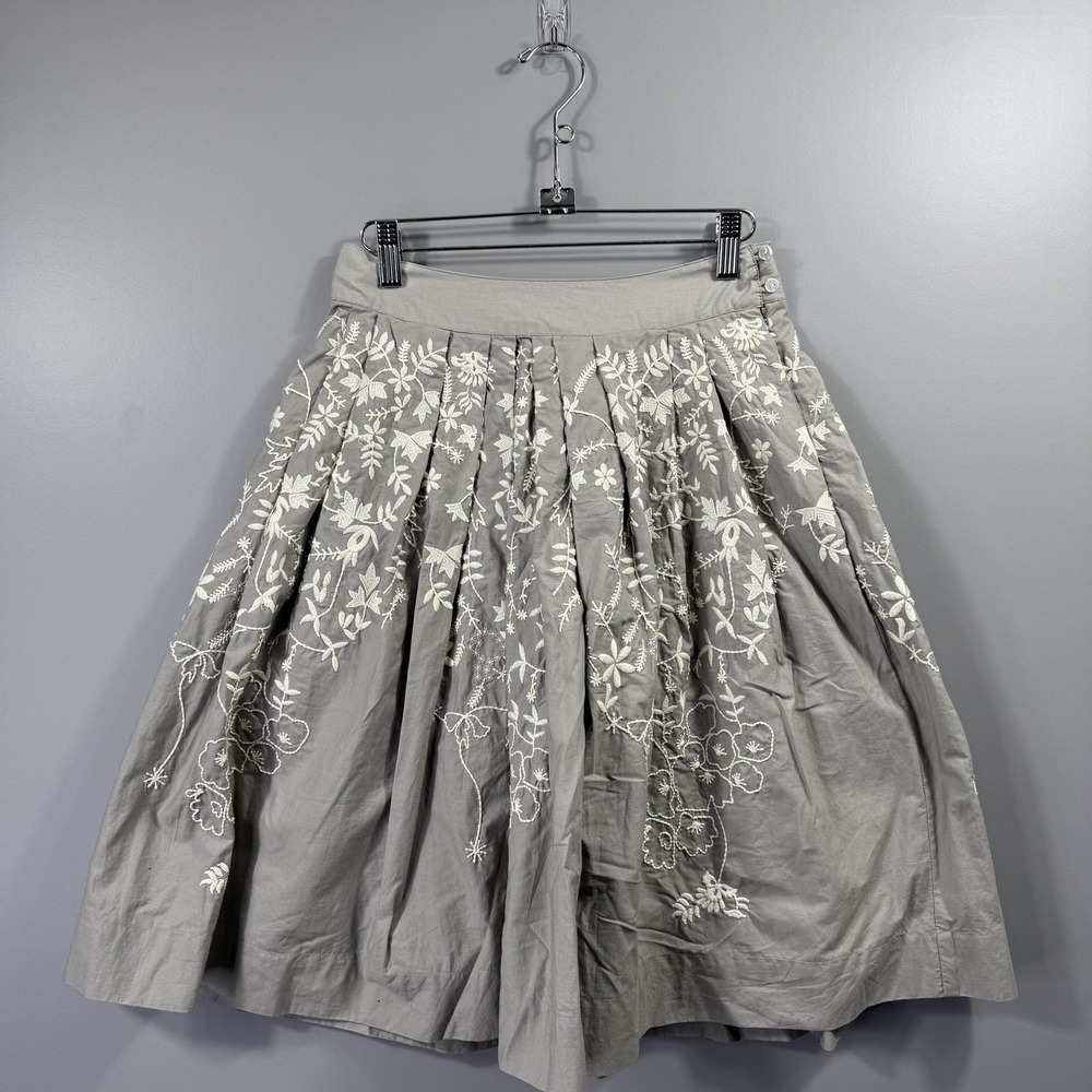 BNWT Meadow Rue Anthropologie Skirt Womens 0 Gray Embroidered Pleated Midi